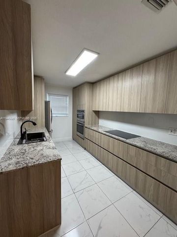 211 SE 3rd St, Dania Beach, FL 33004