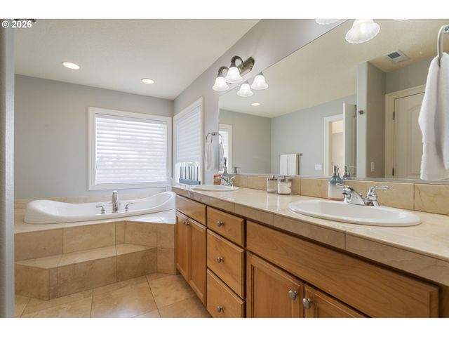 3921 BIRCH St, Washougal, WA 98671