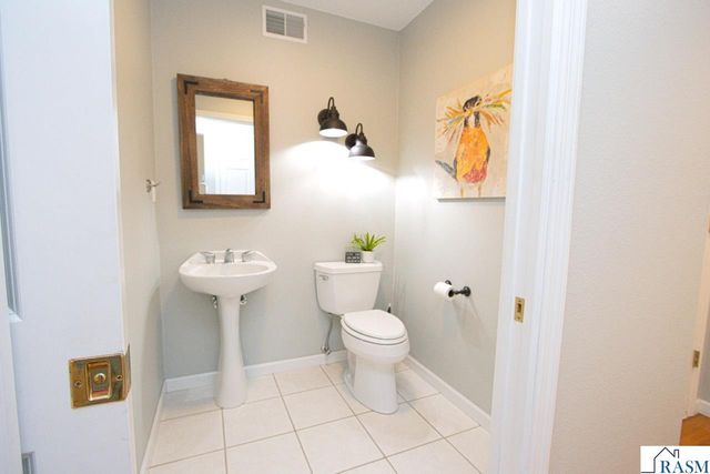 107 Shiloh Court, Mankato, MN 56001