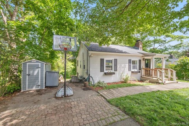 46 Argyle Street, Lake Peekskill, NY 10537