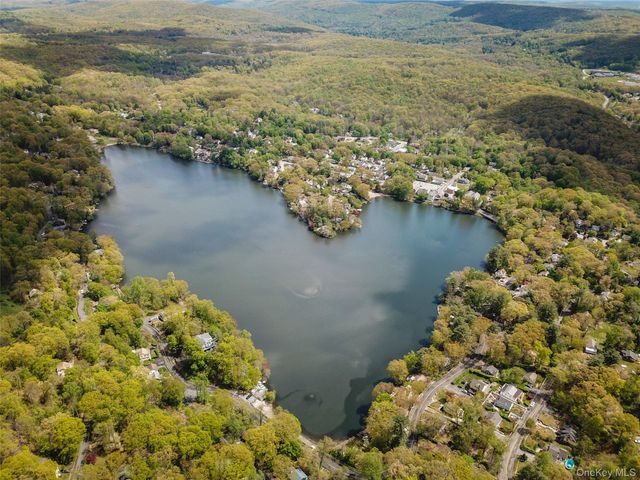 46 Argyle Street, Lake Peekskill, NY 10537