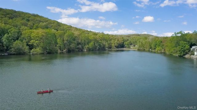 46 Argyle Street, Lake Peekskill, NY 10537
