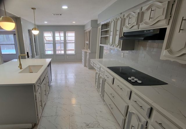1333 Thunderbrook Drive, Desoto, TX 75115