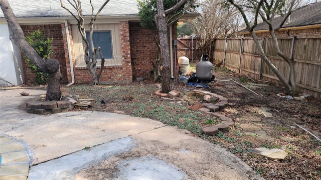 1333 Thunderbrook Drive, Desoto, TX 75115
