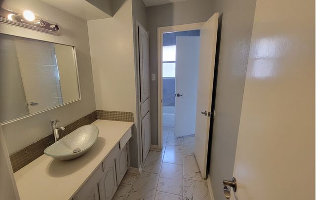 1333 Thunderbrook Drive, Desoto, TX 75115