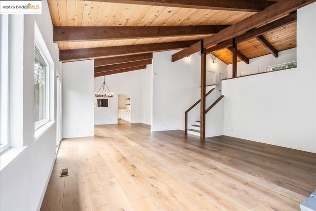 7250 Woodrow Dr, Oakland, CA 94611