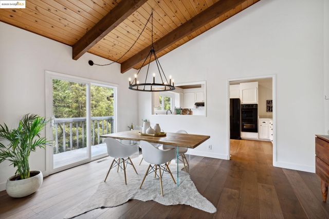 7250 Woodrow Dr, Oakland, CA 94611