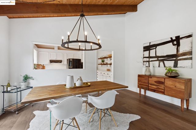 7250 Woodrow Dr, Oakland, CA 94611