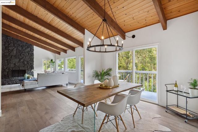 7250 Woodrow Dr, Oakland, CA 94611