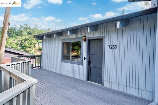 7250 Woodrow Dr, Oakland, CA 94611