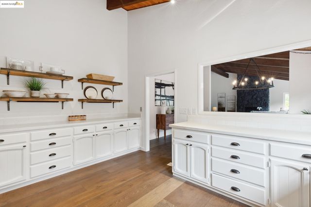 7250 Woodrow Dr, Oakland, CA 94611