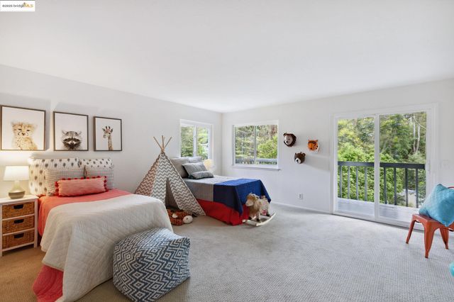 7250 Woodrow Dr, Oakland, CA 94611