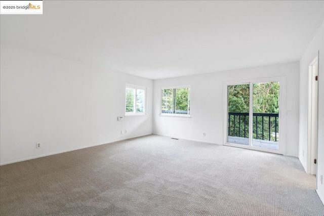 7250 Woodrow Dr, Oakland, CA 94611