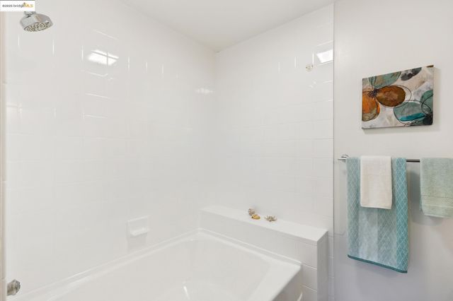 7250 Woodrow Dr, Oakland, CA 94611