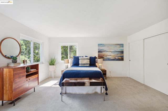 7250 Woodrow Dr, Oakland, CA 94611