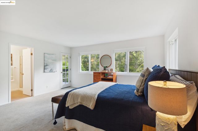 7250 Woodrow Dr, Oakland, CA 94611