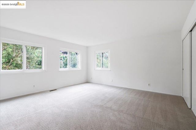 7250 Woodrow Dr, Oakland, CA 94611