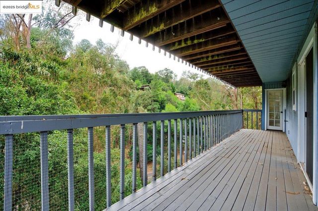 7250 Woodrow Dr, Oakland, CA 94611