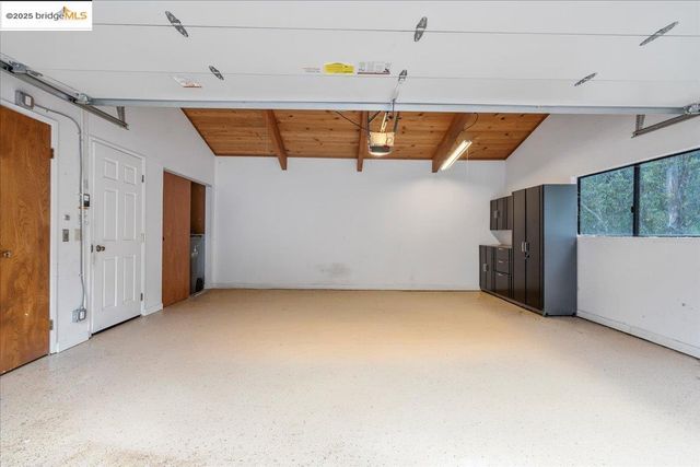 7250 Woodrow Dr, Oakland, CA 94611