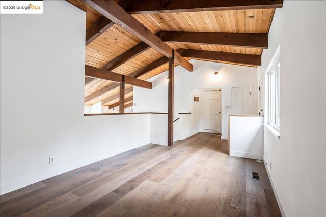 7250 Woodrow Dr, Oakland, CA 94611