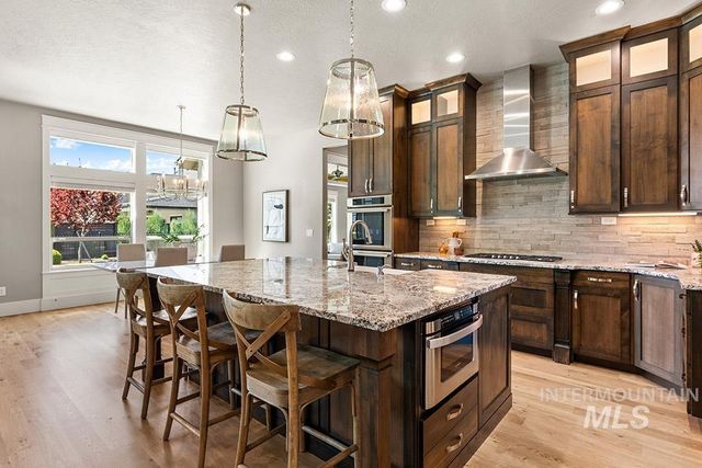 2871 S Fox Run Avenue, Eagle, ID 83616