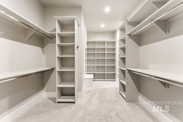 2871 S Fox Run Avenue, Eagle, ID 83616