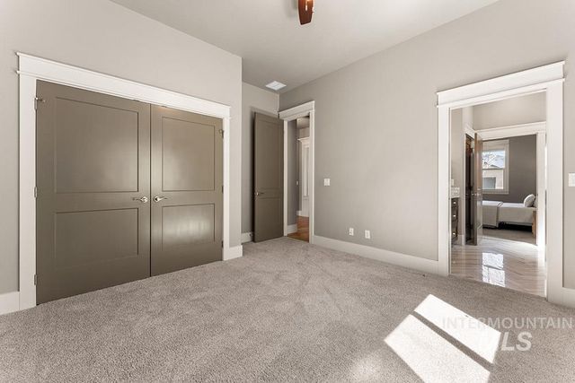 2871 S Fox Run Avenue, Eagle, ID 83616