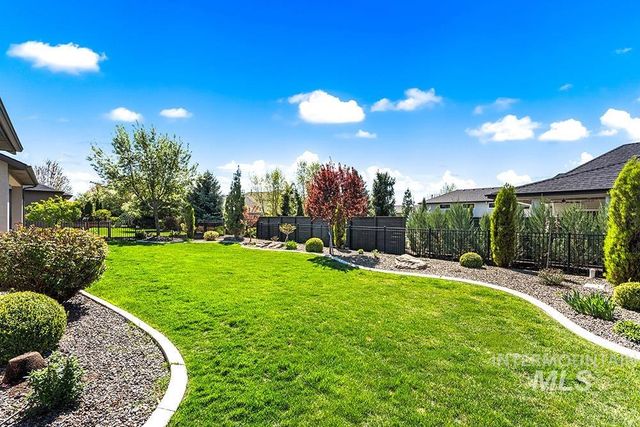 2871 S Fox Run Avenue, Eagle, ID 83616