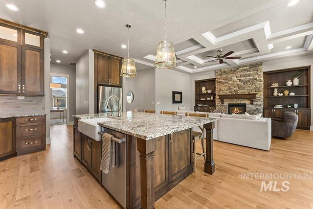 2871 S Fox Run Avenue, Eagle, ID 83616