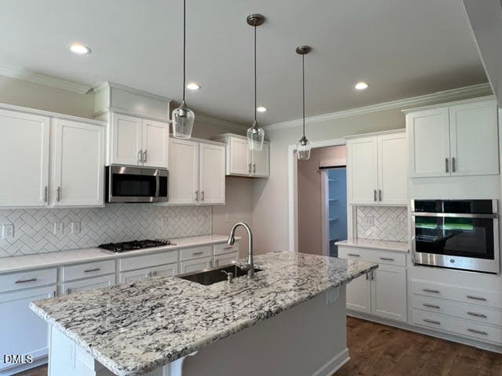 196 Cozy Brook Court, Clayton, NC 27520