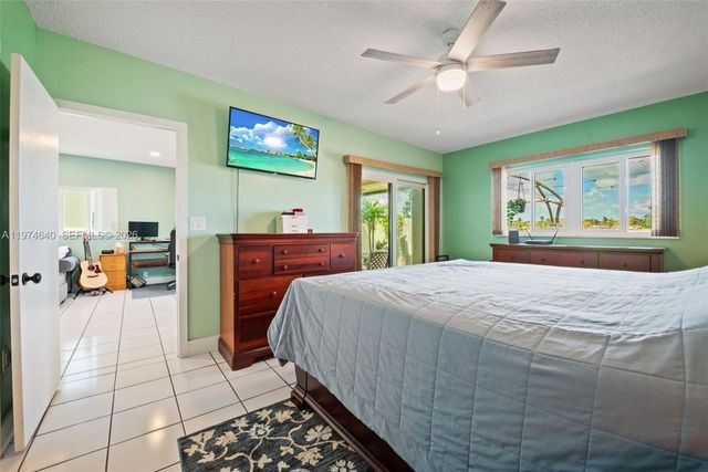 6225 NW 190th Ter, Hialeah, FL 33015