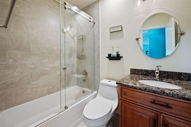 6225 NW 190th Ter, Hialeah, FL 33015