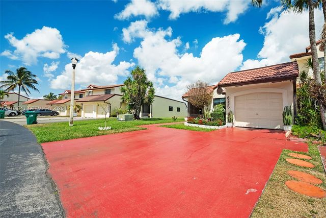 6225 NW 190th Ter, Hialeah, FL 33015