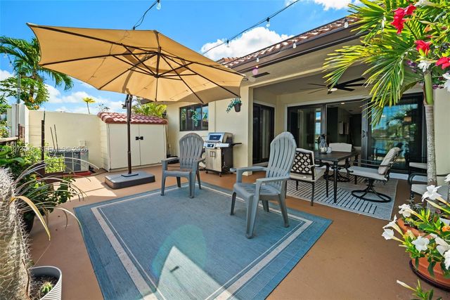 6225 NW 190th Ter, Hialeah, FL 33015