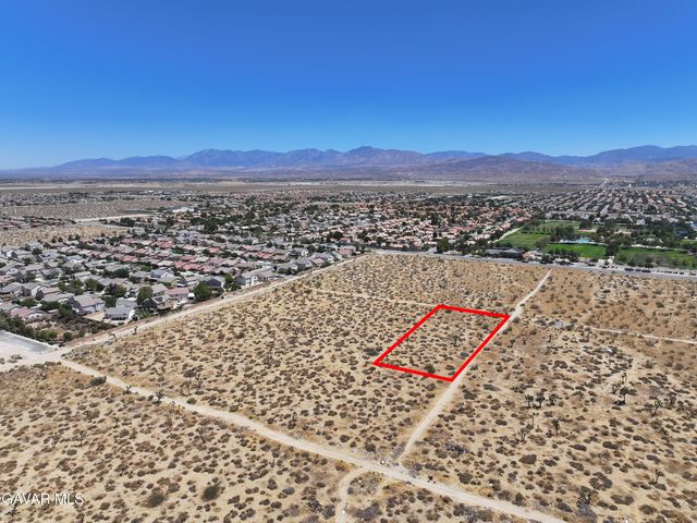 . Vic Avenue Q12 Vic 56th Ste, Palmdale, CA 93552