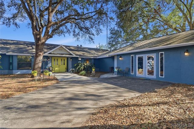 7425 S Irma Point, Lecanto, FL 34461