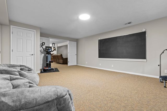 776 Longwood Road, Lexington, KY 40503