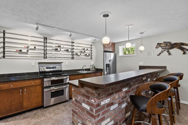 776 Longwood Road, Lexington, KY 40503