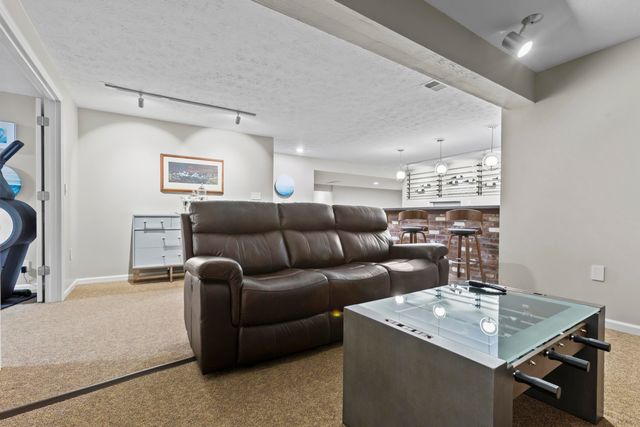 776 Longwood Road, Lexington, KY 40503