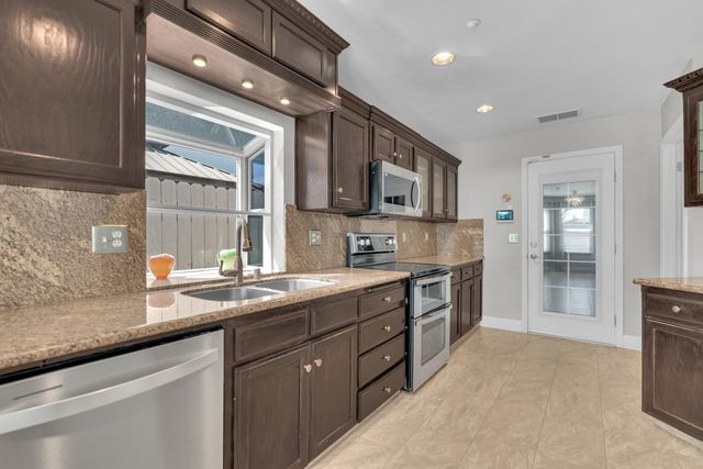 6205 W San Ramon Avenue, Fresno, CA 93723