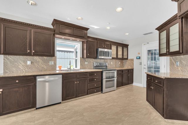 6205 W San Ramon Avenue, Fresno, CA 93723