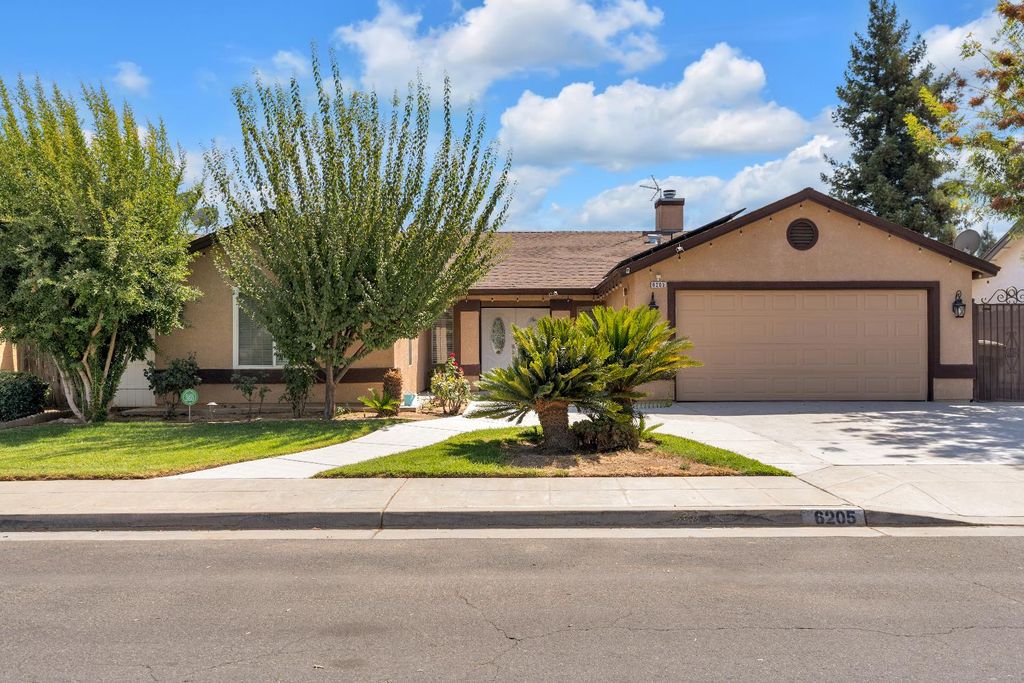 6205 W San Ramon Avenue, Fresno, CA 93723
