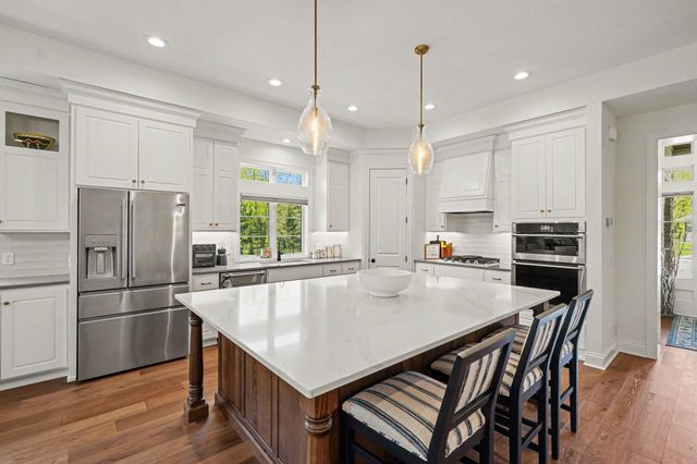 11784 Azure Lane, Inver Grove Heights, MN 55077