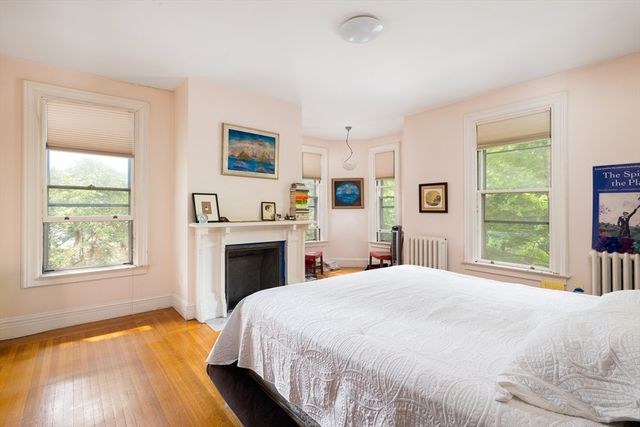 75 Bellevue St, Newton, MA 02458