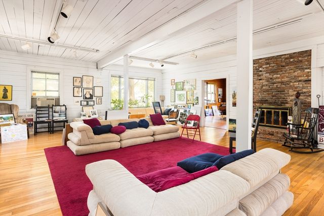75 Bellevue St, Newton, MA 02458