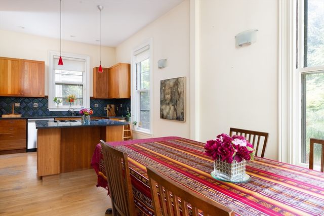 75 Bellevue St, Newton, MA 02458
