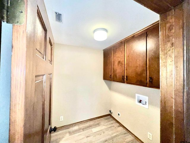 707 Hamtom Hill Drive, Tyler, TX 75703