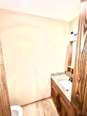 707 Hamtom Hill Drive, Tyler, TX 75703