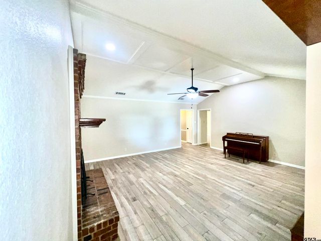 707 Hamtom Hill Drive, Tyler, TX 75703