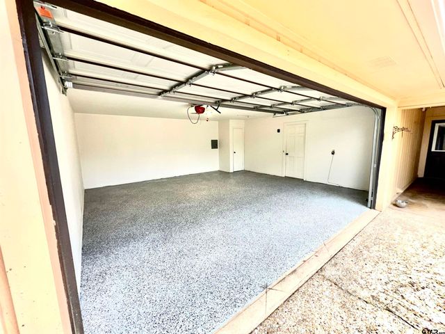 707 Hamtom Hill Drive, Tyler, TX 75703